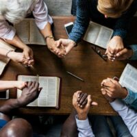10 prières pour l&rsquo;Église – Paroles de prière puissantes