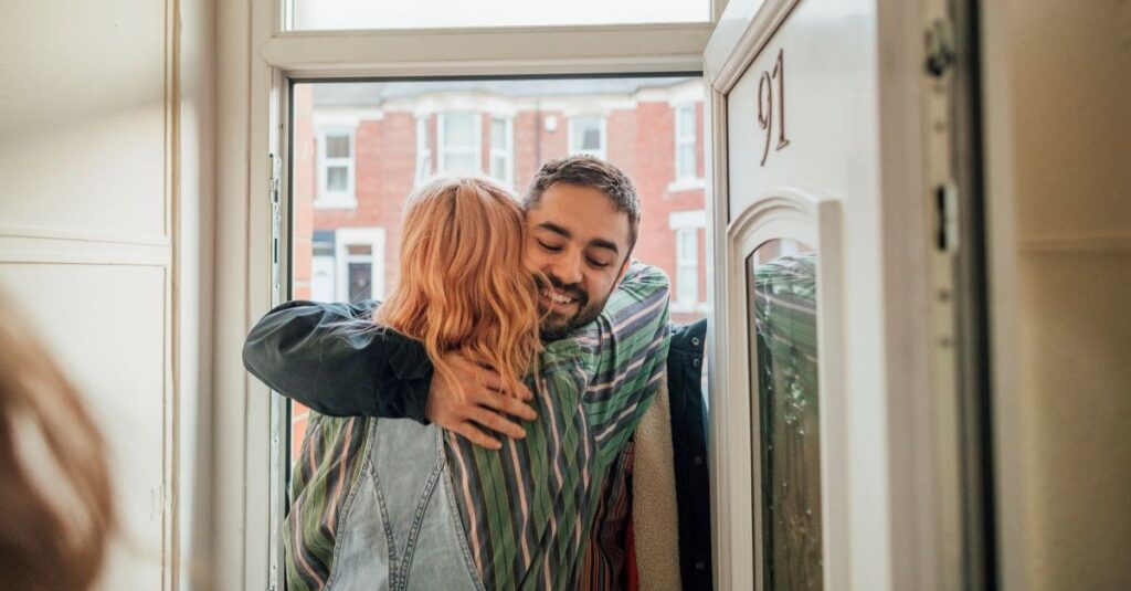 6 façons de repenser l’hospitalité biblique dans un monde occupé