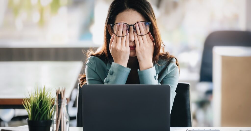 8 façons de repérer les signes cachés de la surcharge mentale