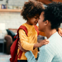 7 Écritures pour prier pour vos enfants cette année scolaire