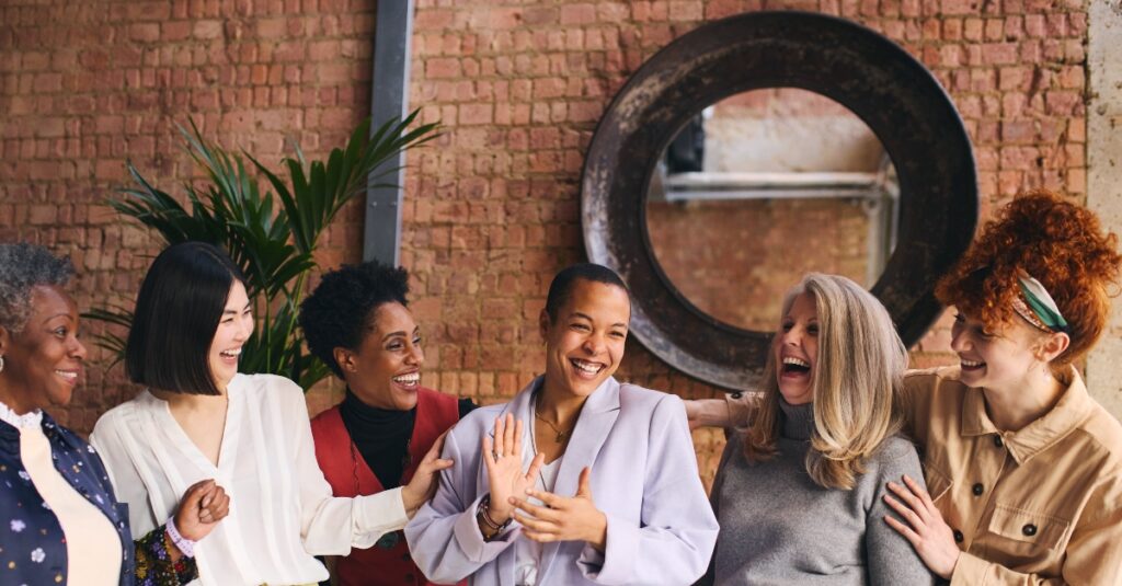 Comment les femmes sont-elles particulièrement équipées pour servir l’Église ?