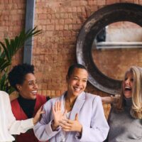 Comment les femmes sont-elles particulièrement équipées pour servir l’Église ?